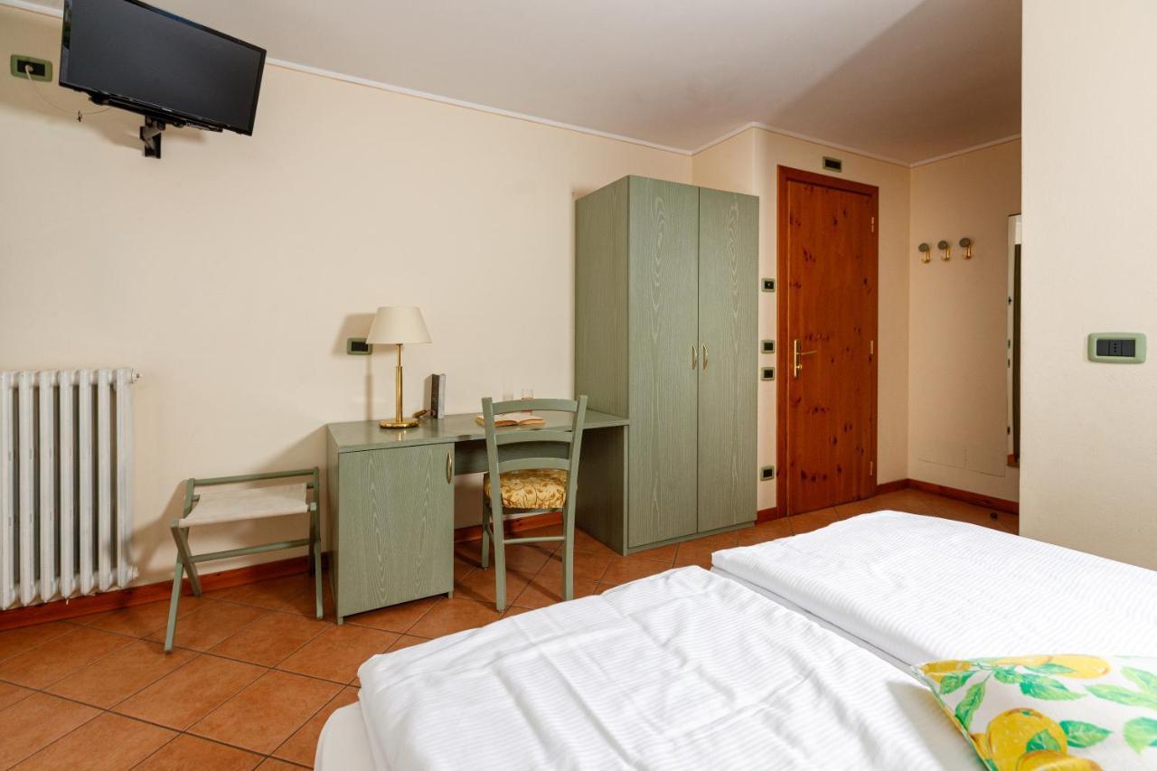 Hotel Villa Rina Bormio Exteriör bild