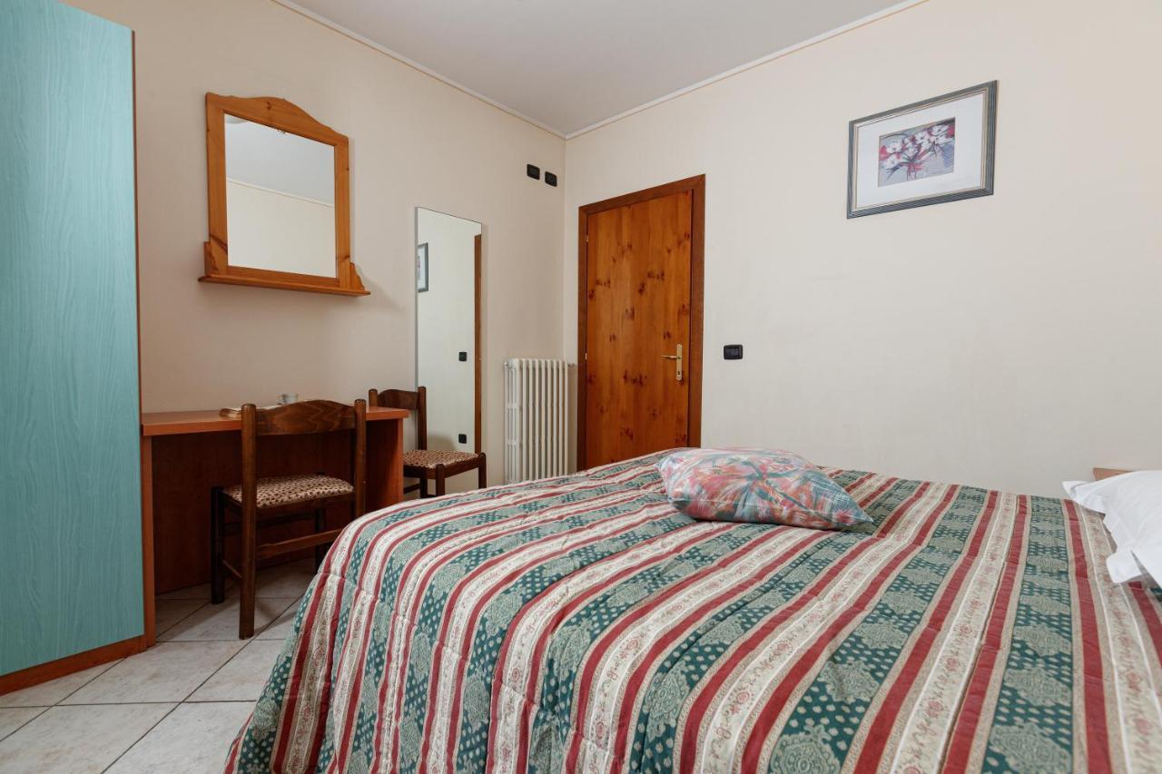 Hotel Villa Rina Bormio Exteriör bild
