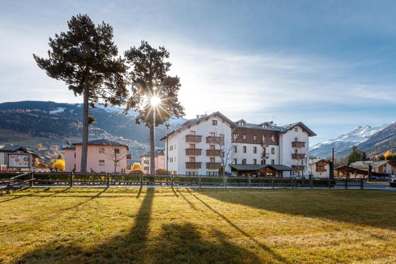 Hotel Villa Rina Bormio Exteriör bild
